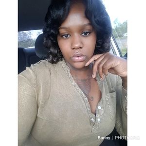 Meet your Posher, Janaya